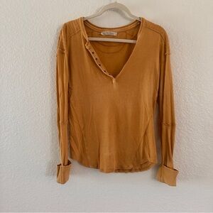 We The Free Mustard Thermal Top Medium Button Neck Long Sleeve Waffle Knit Boho